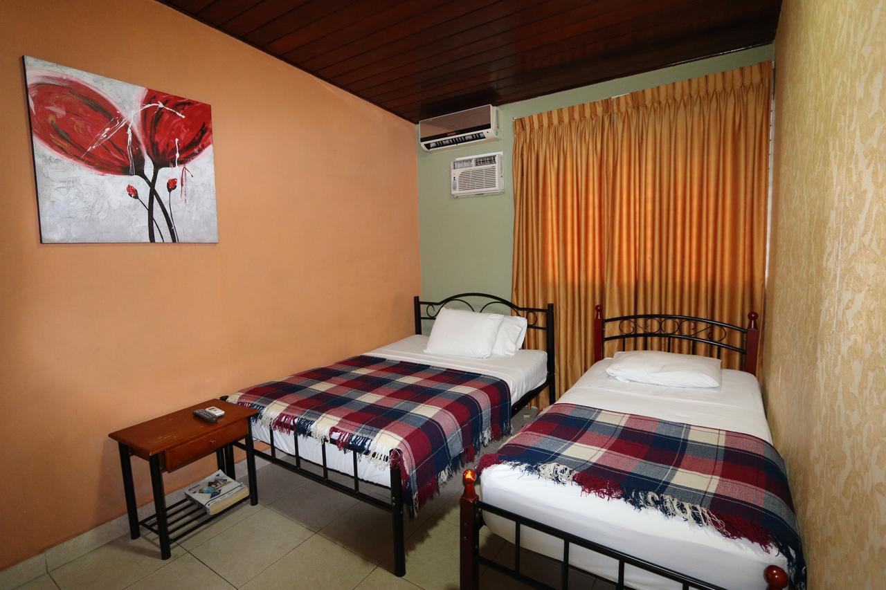 Hostal Cocos Inn Панама Экстерьер фото
