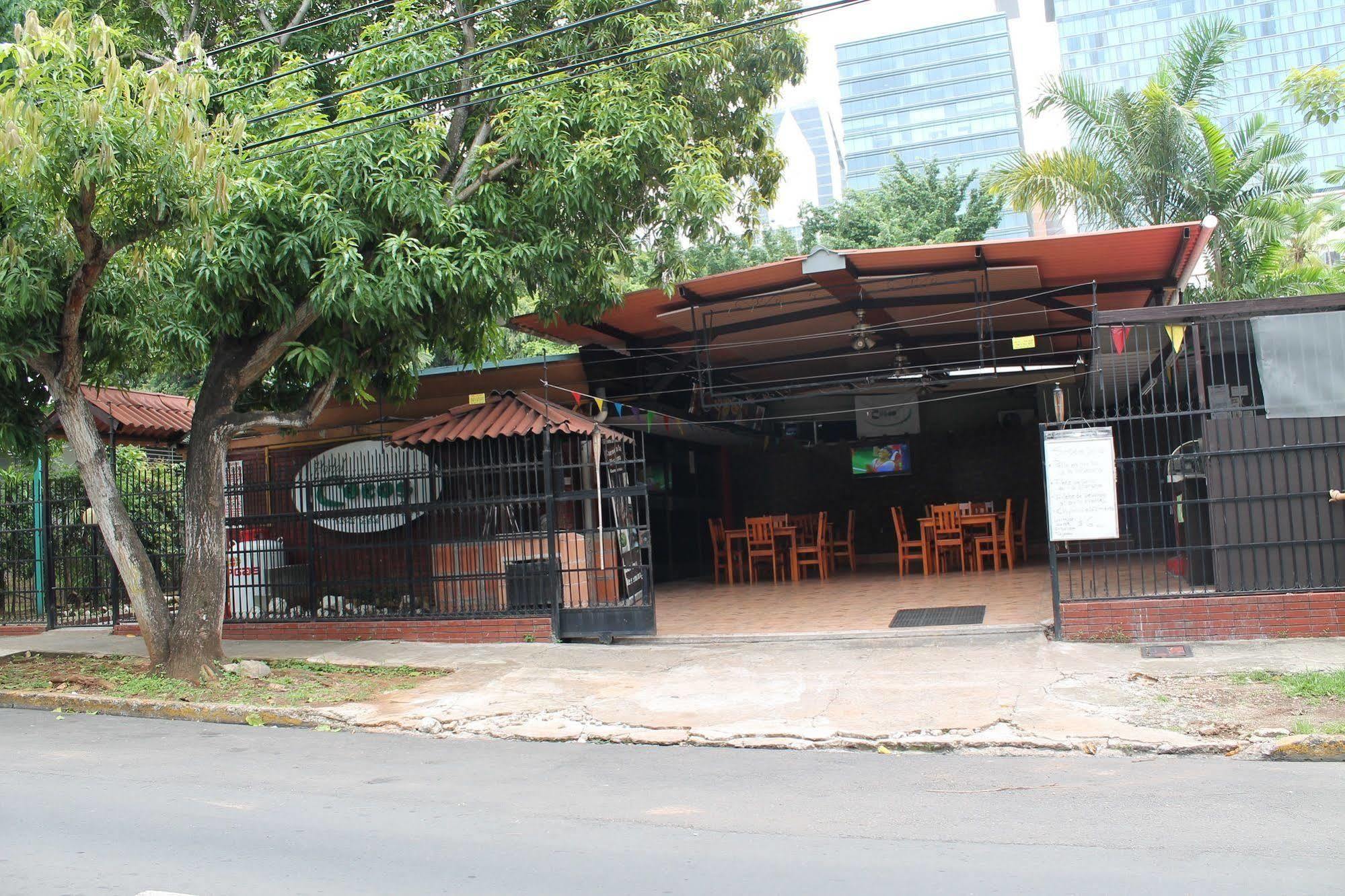 Hostal Cocos Inn Панама Экстерьер фото