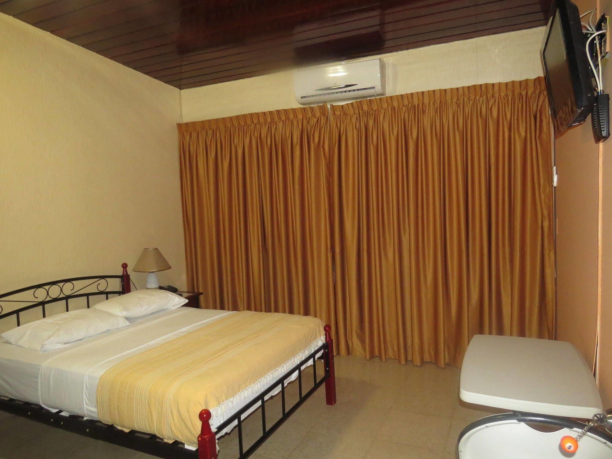Hostal Cocos Inn Панама Экстерьер фото