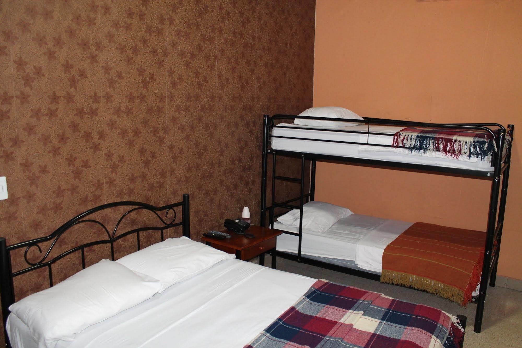 Hostal Cocos Inn Панама Экстерьер фото